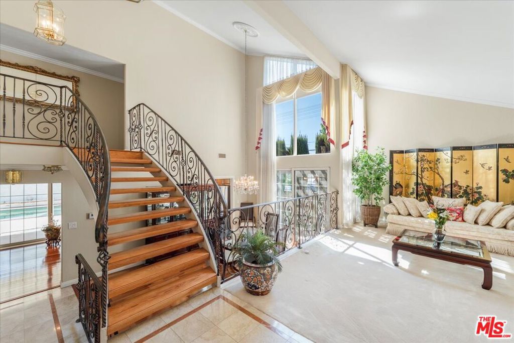 17456 Hiawatha Street