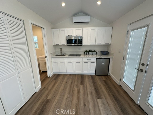 489 W Hill Street 2