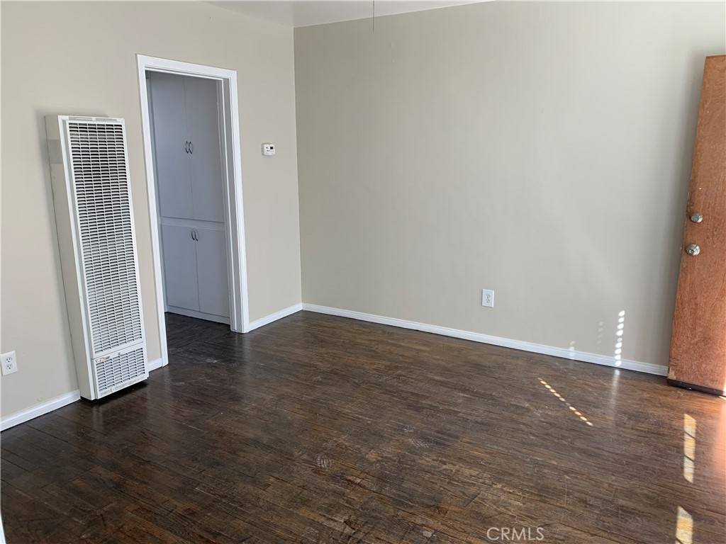 1029 Gladys Ave