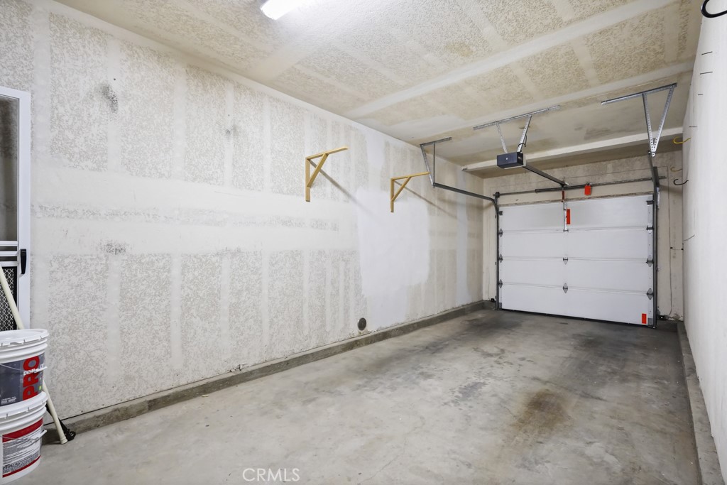 Shadow Ridge (A) (833) - Residential Lease