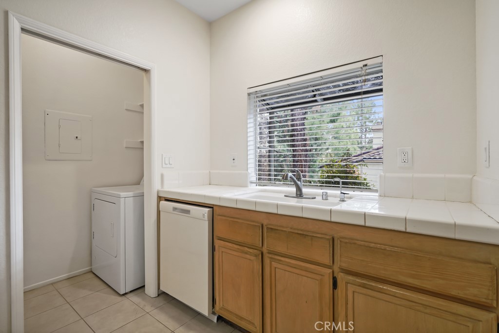 Shadow Ridge (A) (833) - Residential Lease