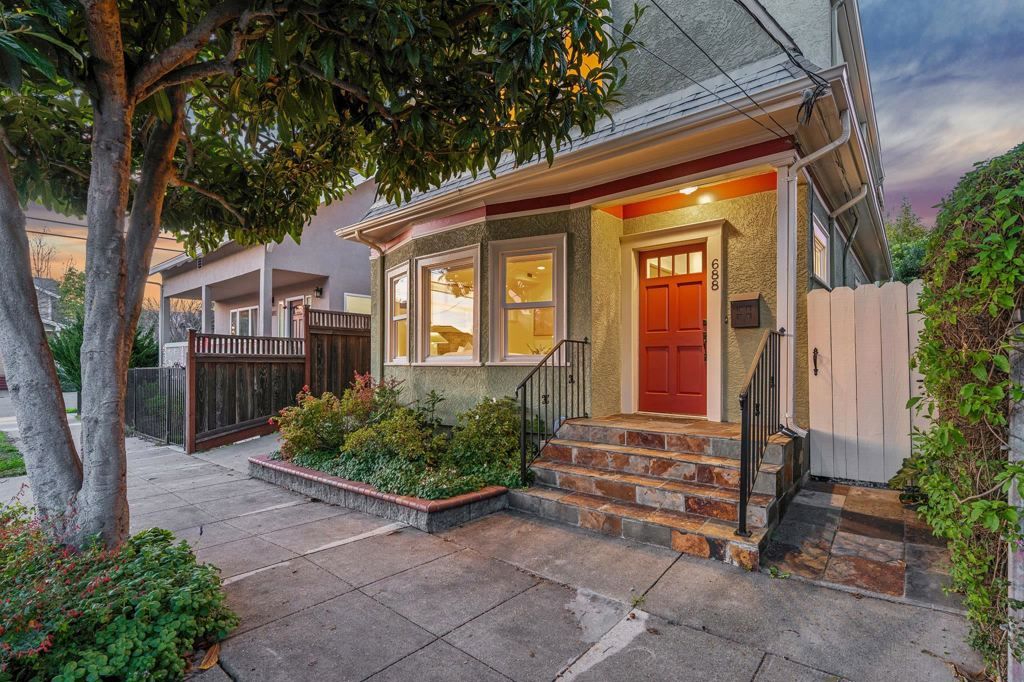 Photo of 688 688 57Th St St, Oakland, CA 94609 (MLS # 41121620)