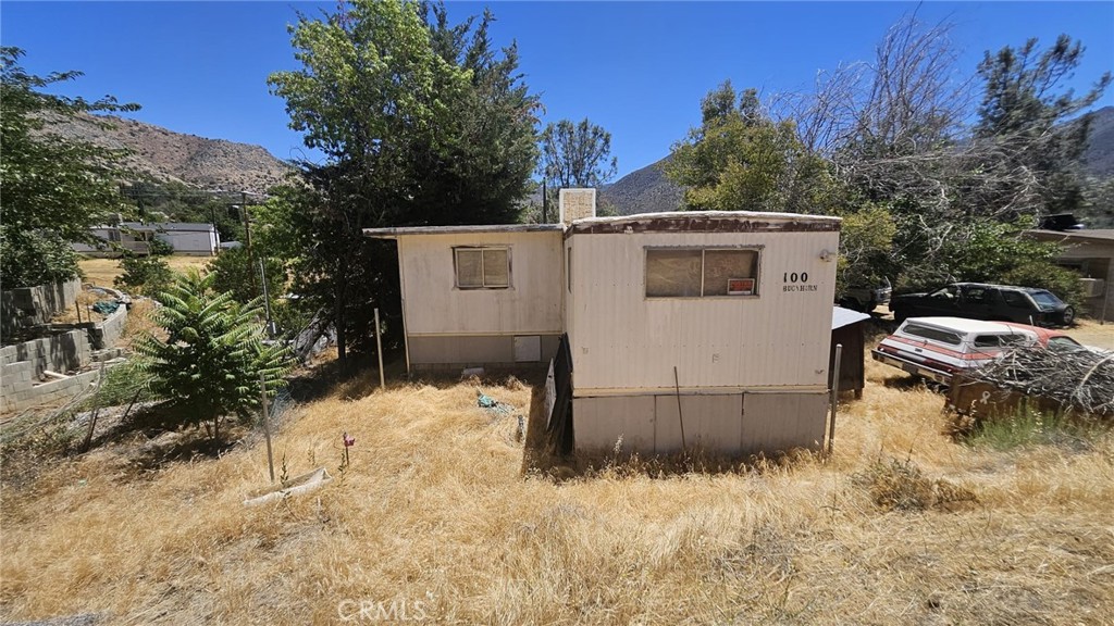 Fixer upper! Come and see, 2 bedrooms 1 barthroom, bonus room.
Seller is very motivated.
Buyers Agent to verify all information . Cash or Hardmoney only. Property to be sold as is.