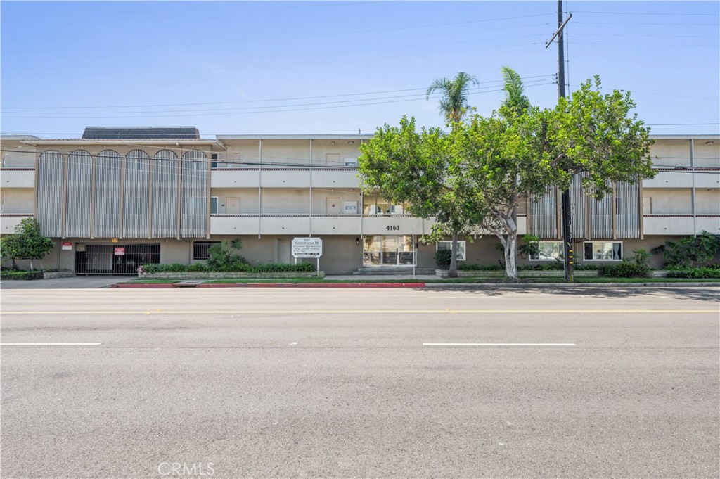 Welcome to Castellana 4 in Torrance! This 1-bedroom, 1-bathroom apartment offers great amenities designed for comfort and convenience. Residents enjoy a recreation room, fitness center, swimming pool, BBQ area, and a relaxing jacuzzi/spa. A 24-hour on-site laundry facility and covered parking add to the ease of everyday living. Inside, the unit is fully electric and includes an electric stove/oven, over-the-range microwave, and dishwasher for simple meal prep and cleanup. Located within the Torrance School District, this community offers an ideal setting for both comfort and accessibility. Please note: Photos are of a similar unit.