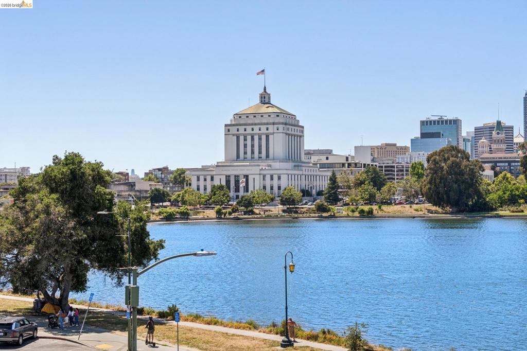 1410 Lakeshore Ave AVE 6, Oakland CA 94606