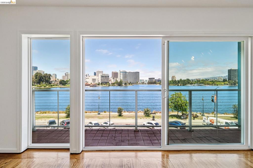 1410 Lakeshore Ave 6