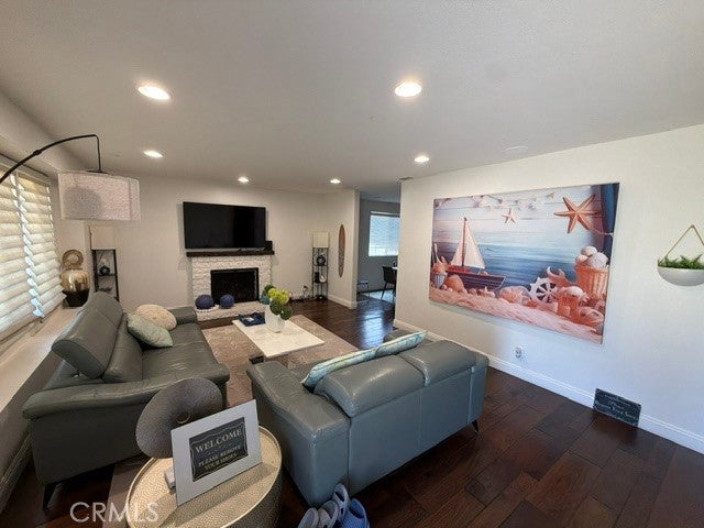 6812 Chapman