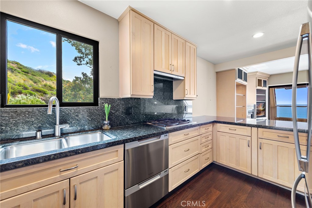 Laguna Ocean Vista Condos (LOV) - Residential Lease