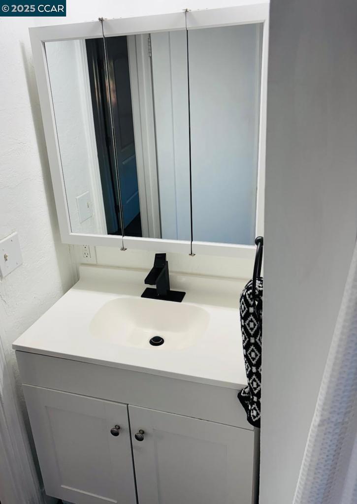 VINE HILL - Residential