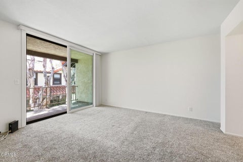Tiny photo for 2226 Martinique Lane, Oxnard, CA 93035 (MLS # V1-38245)
