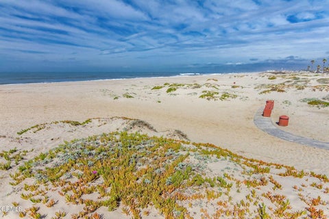 Tiny photo for 2226 Martinique Lane, Oxnard, CA 93035 (MLS # V1-38245)