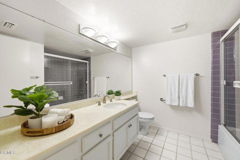 Tiny photo for 2226 Martinique Lane, Oxnard, CA 93035 (MLS # V1-38245)