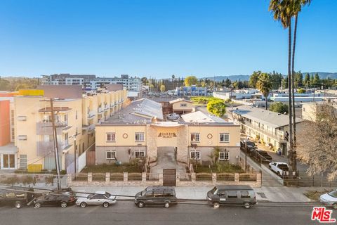 6653 Darby Avenue Reseda CA 91335