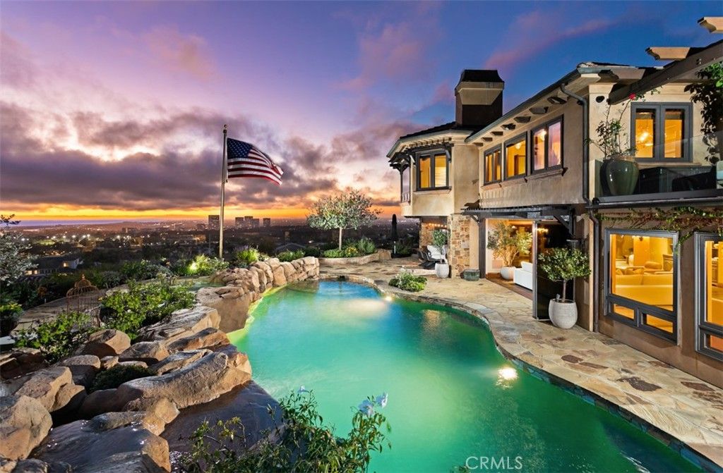 Photo of 25 San Mateo Way, Corona Del Mar, CA 92625 (MLS # OC25197320)