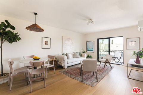 Photo of 4412 Finley Avenue #7, Los Angeles, CA 90027 (MLS # 26848133)