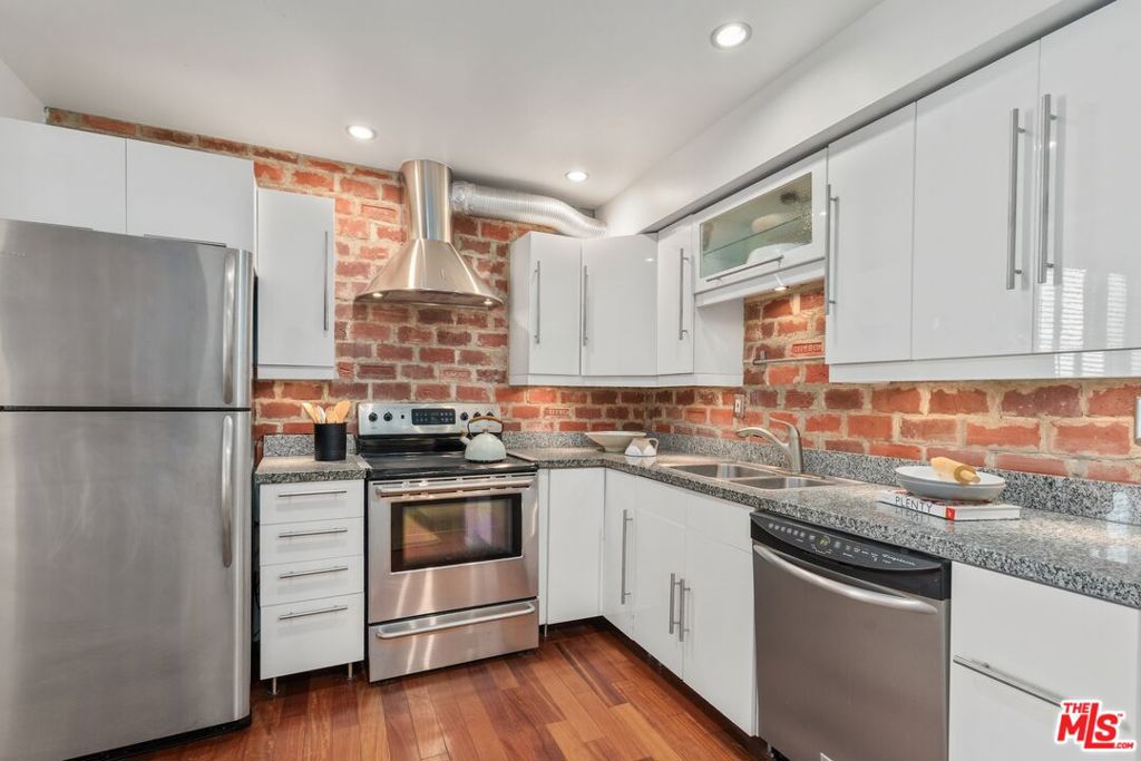 7250 Franklin Avenue 1006