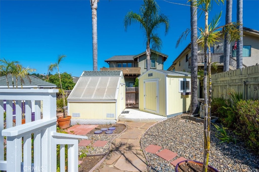 East of 101(500) - Residential