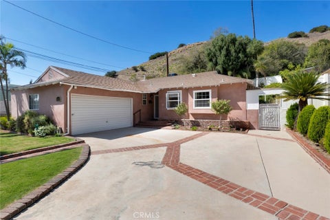 Photo of 10025 Roscoe Boulevard, Sun Valley, CA 91352 (MLS # BB26201672)