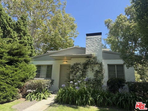 Photo of 5333 Village Green GRN, Los Angeles, CA 90016 (MLS # 26992949)