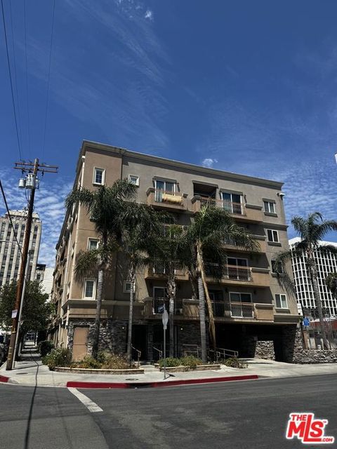Photo of 3855 Ingraham Street #301, Los Angeles, CA 90005 (MLS # 26833201)