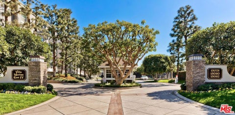 Photo of 13078 Mindanao Way #113, Marina Del Rey, CA 90292 (MLS # 26101696)