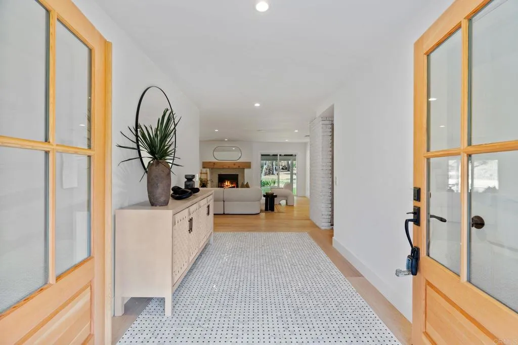 Del Mar, California 92014, United States, 3 Bedrooms Bedrooms, ,4 BathroomsBathrooms,Residential,Active,119138