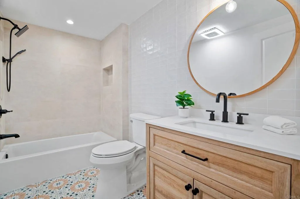 Del Mar, California 92014, United States, 3 Bedrooms Bedrooms, ,4 BathroomsBathrooms,Residential,Active,119138