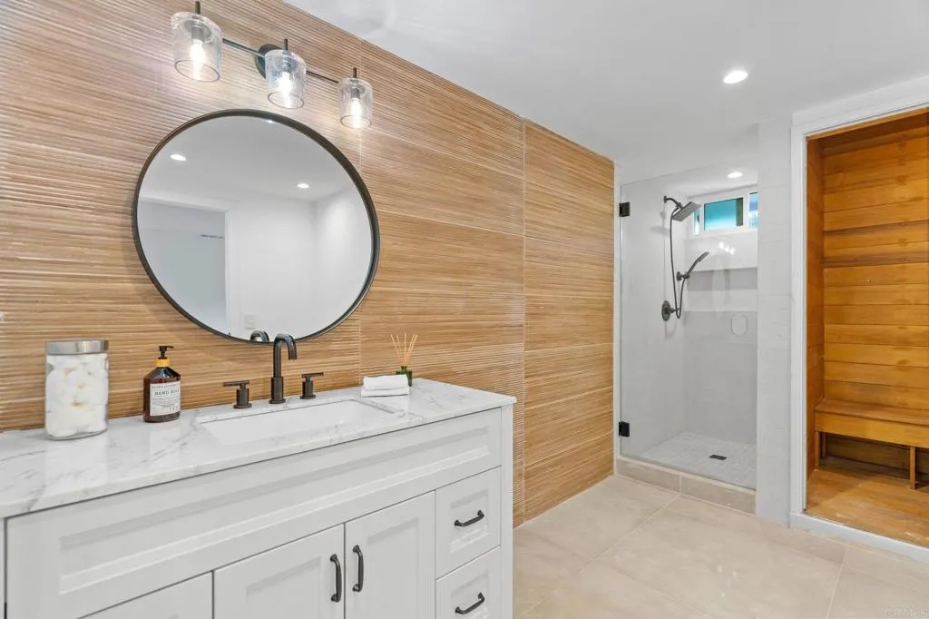 Del Mar, California 92014, United States, 3 Bedrooms Bedrooms, ,4 BathroomsBathrooms,Residential,Active,119138