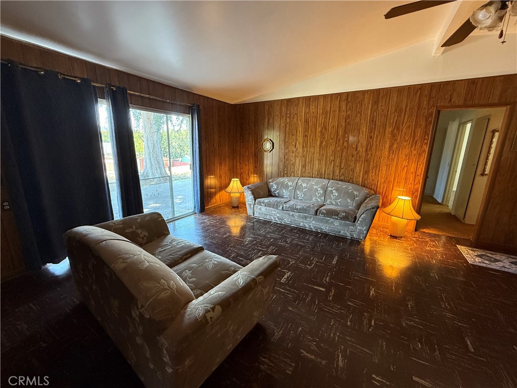 1836 E Walnut Creek