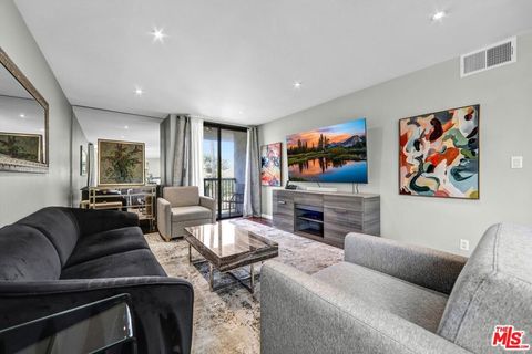 Photo of 906 N Doheny Drive #309, West Hollywood, CA 90069 (MLS # 25583873) Photo of 906 N Doheny Drive #309, West Hollywood, CA 90069 (MLS # 25583873)