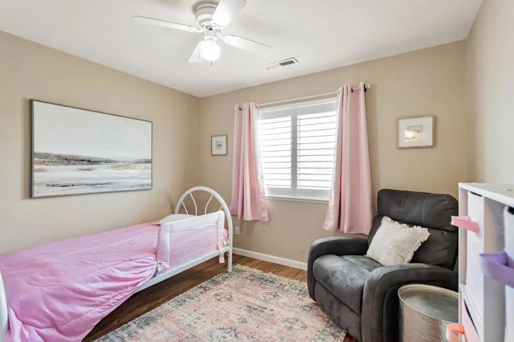 Hollister, California 95023, United States, 4 Bedrooms Bedrooms, ,3 BathroomsBathrooms,Residential,Active,207231