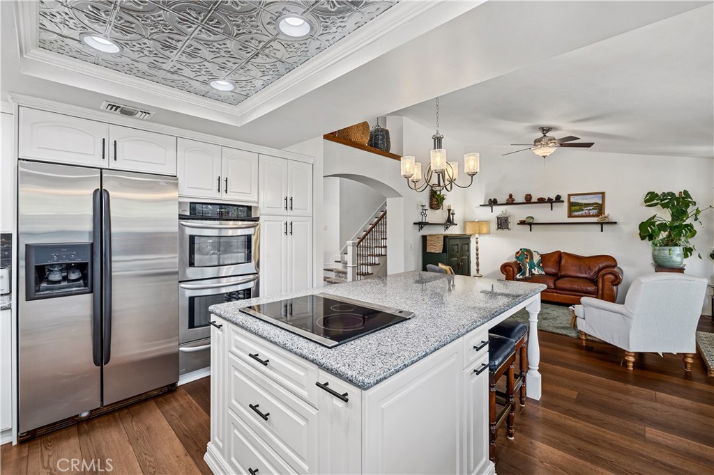 La Verne, California, 91750, United States, 4 Bedrooms Bedrooms, ,3 BathroomsBathrooms,Residential,Pending,2041353