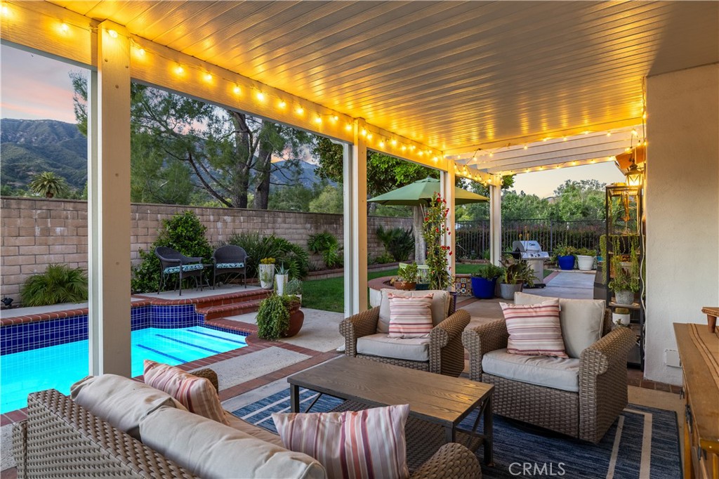 La Verne, California, 91750, United States, 4 Bedrooms Bedrooms, ,3 BathroomsBathrooms,Residential,Pending,2041353