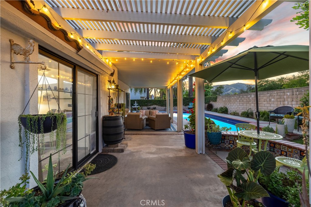 La Verne, California, 91750, United States, 4 Bedrooms Bedrooms, ,3 BathroomsBathrooms,Residential,Pending,2041353