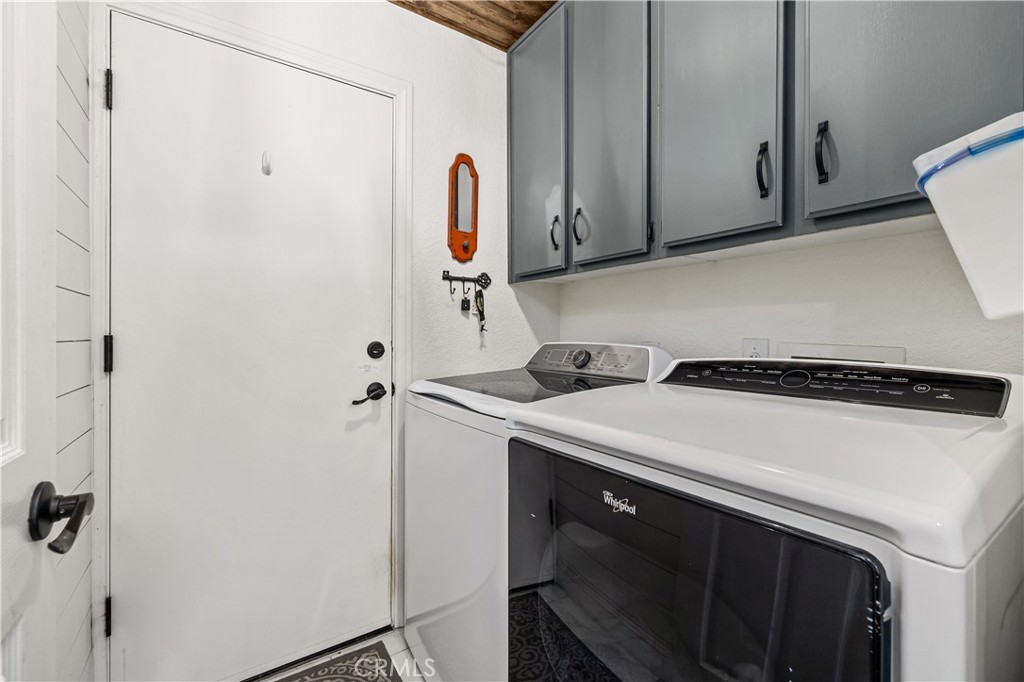 La Verne, California, 91750, United States, 4 Bedrooms Bedrooms, ,3 BathroomsBathrooms,Residential,Pending,2041353