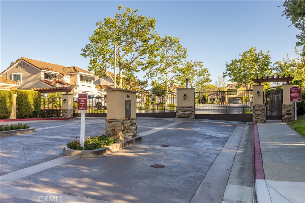 La Verne, California, 91750, United States, 4 Bedrooms Bedrooms, ,3 BathroomsBathrooms,Residential,Pending,2041353