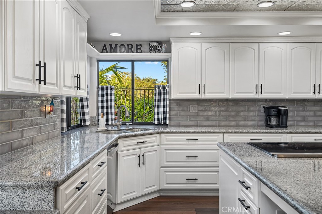 La Verne, California, 91750, United States, 4 Bedrooms Bedrooms, ,3 BathroomsBathrooms,Residential,Pending,2041353