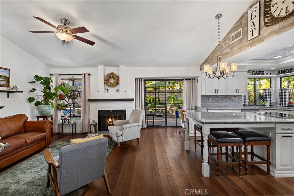 La Verne, California, 91750, United States, 4 Bedrooms Bedrooms, ,3 BathroomsBathrooms,Residential,Pending,2041353