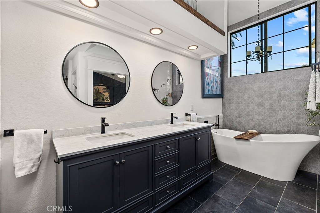 La Verne, California, 91750, United States, 4 Bedrooms Bedrooms, ,3 BathroomsBathrooms,Residential,Pending,2041353