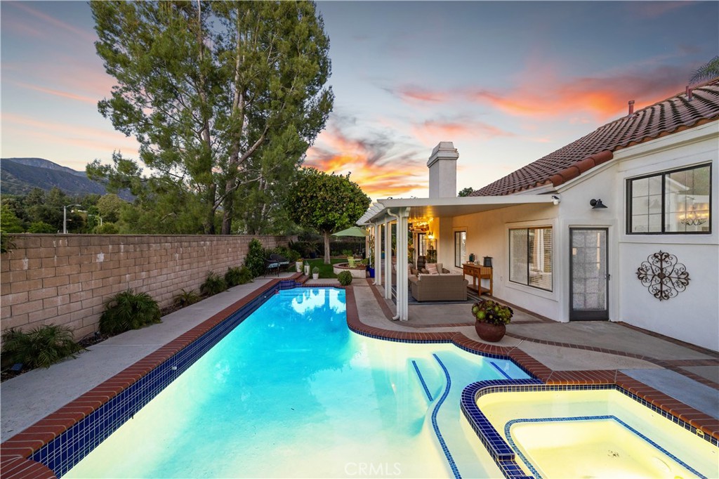 La Verne, California, 91750, United States, 4 Bedrooms Bedrooms, ,3 BathroomsBathrooms,Residential,Pending,2041353