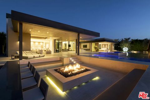 Photo of 81454 Amundsen Avenue, La Quinta, CA 92253 (MLS # 25577881)