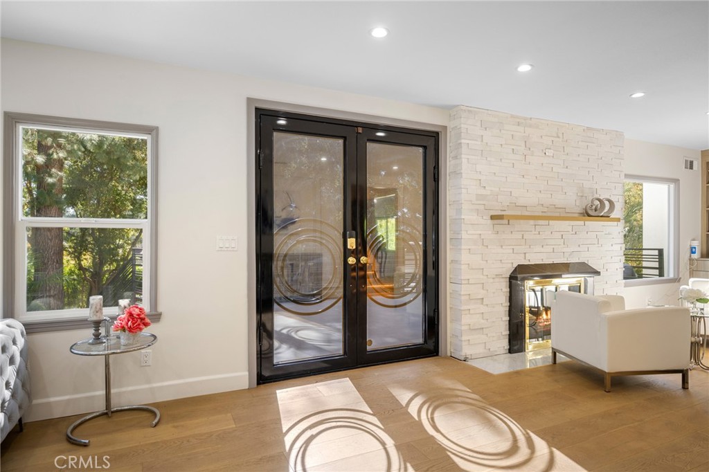 2065 E Altadena