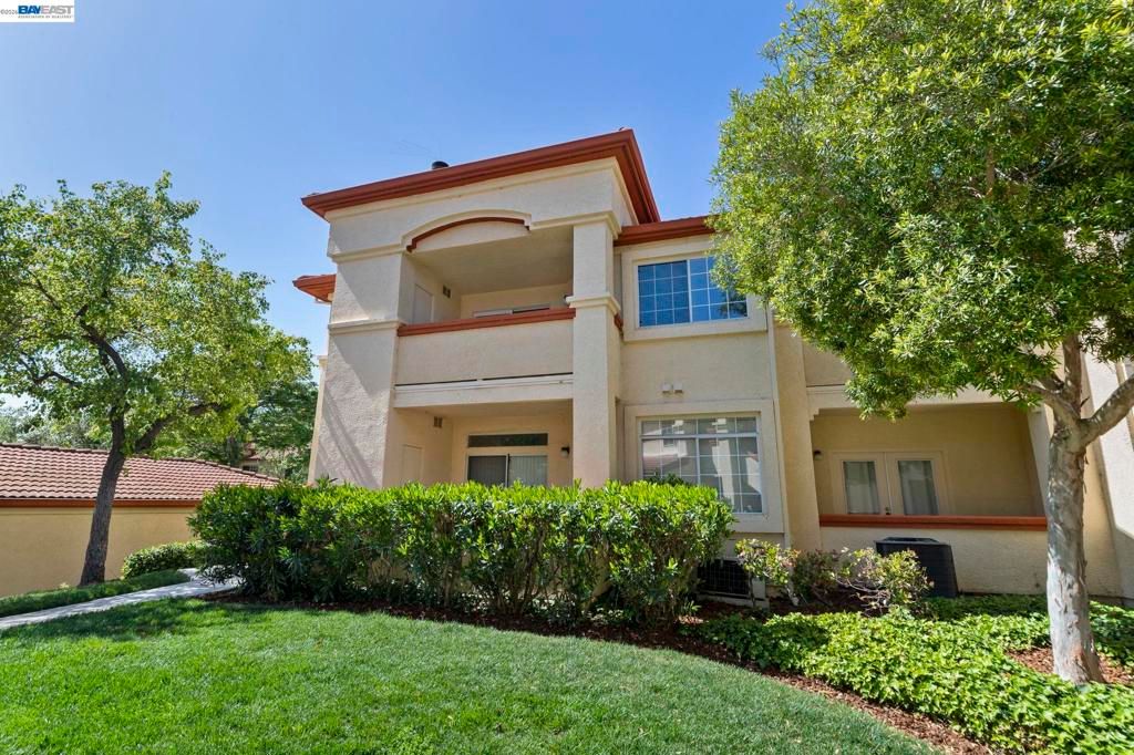 Photo of 6967 Stagecoach Rd #G, Dublin, CA 94568 (MLS # 41131243)