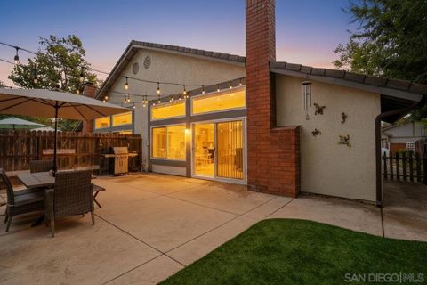 Photo of 13286 Creek Park Ln Ln, Poway, CA 92064 (MLS # 250044761SD)