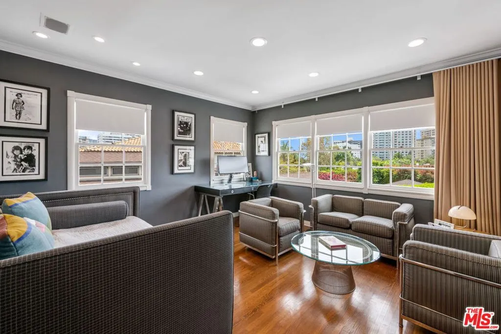 Los Angeles, California 90024, United States, 4 Bedrooms Bedrooms, ,3 BathroomsBathrooms,Residential,Active,154507