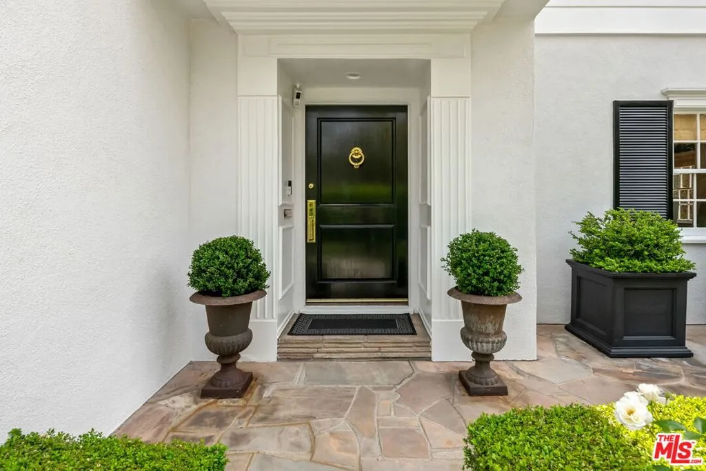 Los Angeles, California 90024, United States, 4 Bedrooms Bedrooms, ,3 BathroomsBathrooms,Residential,Active,154507