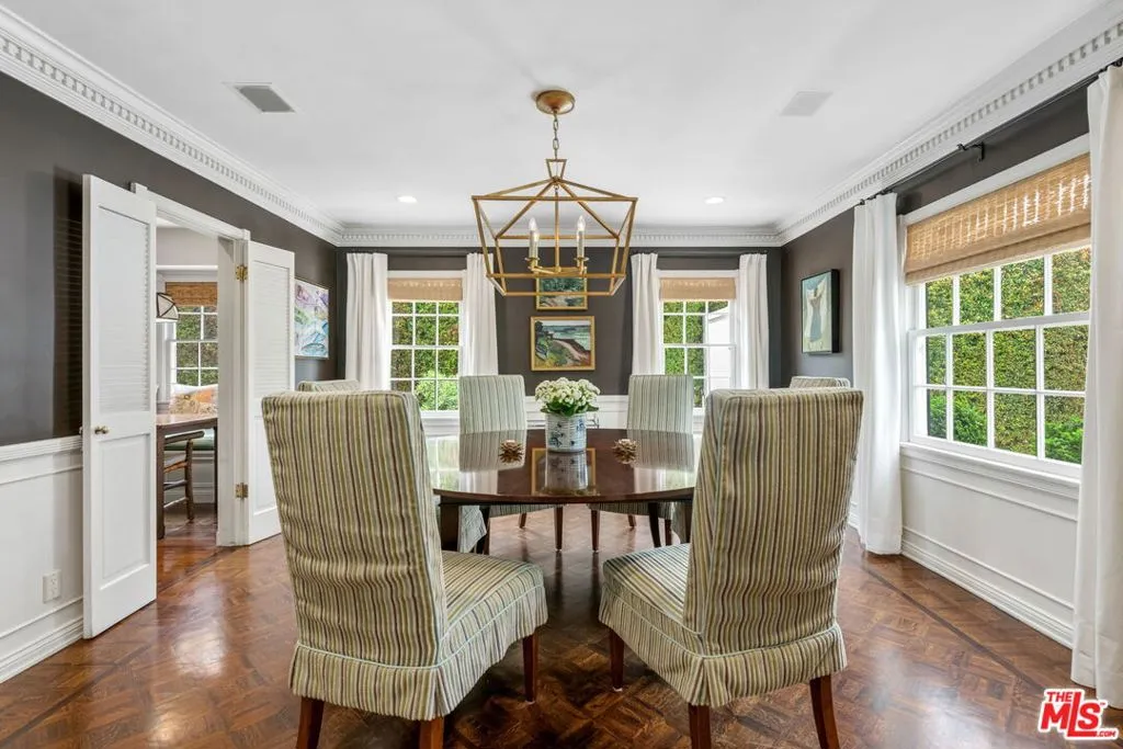 Los Angeles, California 90024, United States, 4 Bedrooms Bedrooms, ,3 BathroomsBathrooms,Residential,Active,154507