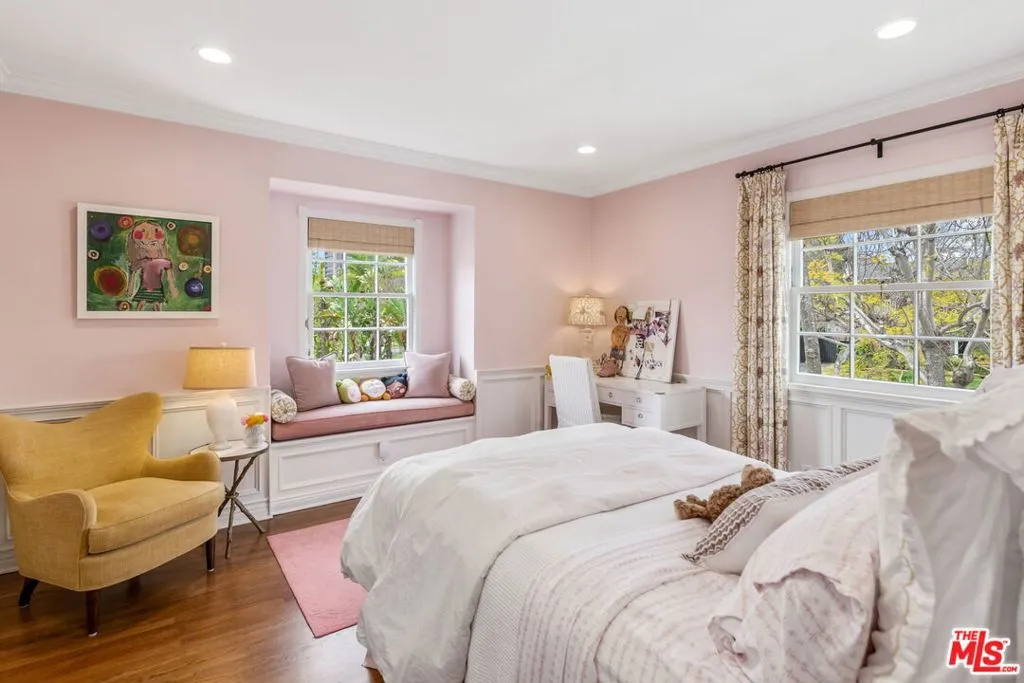 Los Angeles, California 90024, United States, 4 Bedrooms Bedrooms, ,3 BathroomsBathrooms,Residential,Active,154507