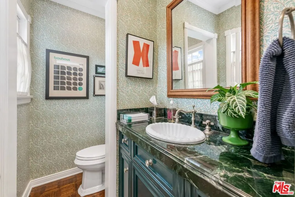 Los Angeles, California 90024, United States, 4 Bedrooms Bedrooms, ,3 BathroomsBathrooms,Residential,Active,154507