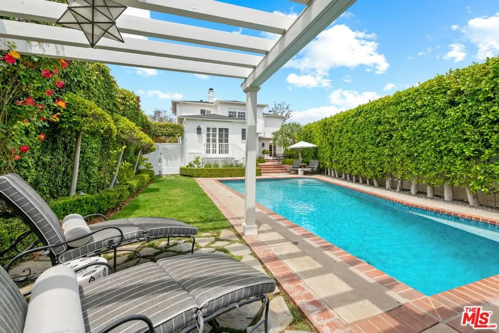 Los Angeles, California 90024, United States, 4 Bedrooms Bedrooms, ,3 BathroomsBathrooms,Residential,Active,154507